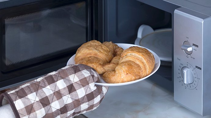 How to Choose the Right Microwave for Your Home - BonPrix Électroménagers