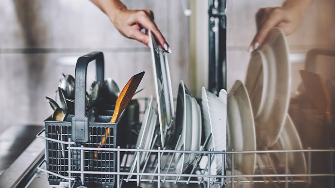 How to clean a dishwasher after heavy use? - BonPrix Électroménagers