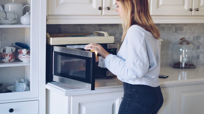 How to Clean and Maintain Your Microwave in Perfect Condition - BonPrix Électroménagers