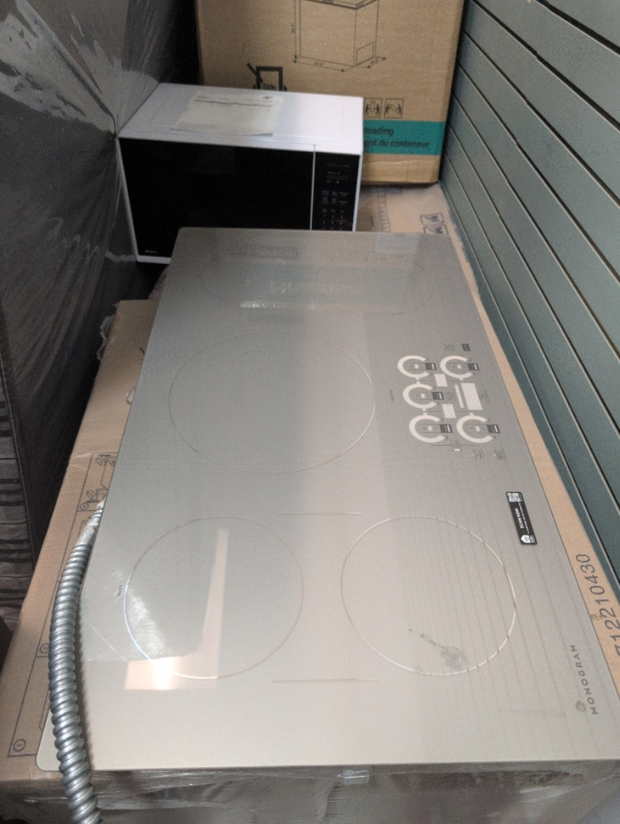 ZHU36RSTSS - COOKTOPS - Monogram - Induction - Silver - Open Box - BonPrix Électroménagers