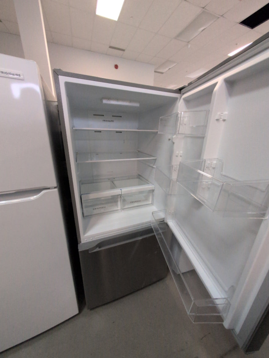 FRBE1925AF - REFRIGERATORS - Frigidaire - Bottom Freezer - Stainless Steel - Open Box