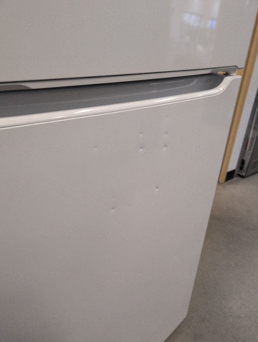 FFTR1835VW - REFRIGERATORS - Frigidaire - Top Freezer - White - Open Box - BonPrix Électroménagers