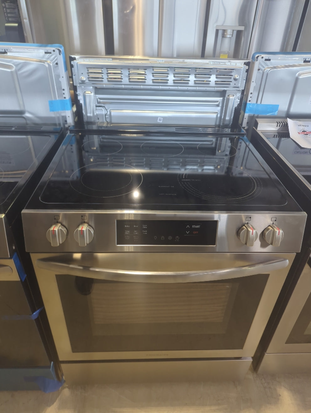 FCFE308CAS - CUISINIÈRES - Frigidaire - Électrique - Acier inoxydable - Boîte Ouverte