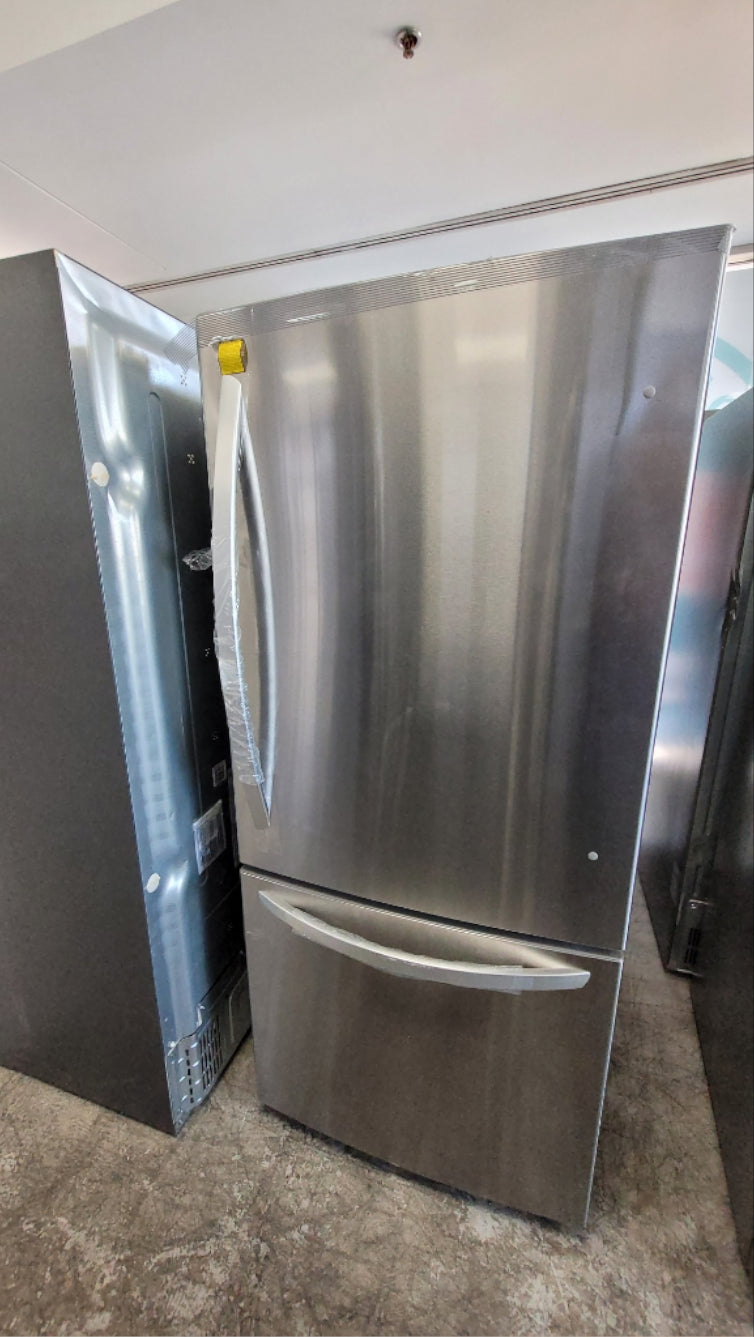 LRDNS2200S - RÉFRIGÉRATEURS - LG - Congélateur inférieur - Acier inoxydable - Boîte Ouverte