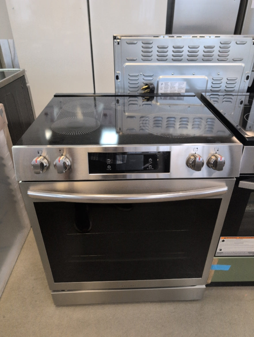 GCFE306CBF - RANGES - Frigidaire Gallery - Electric - Stainless Steel - Open Box - BonPrix Électroménagers