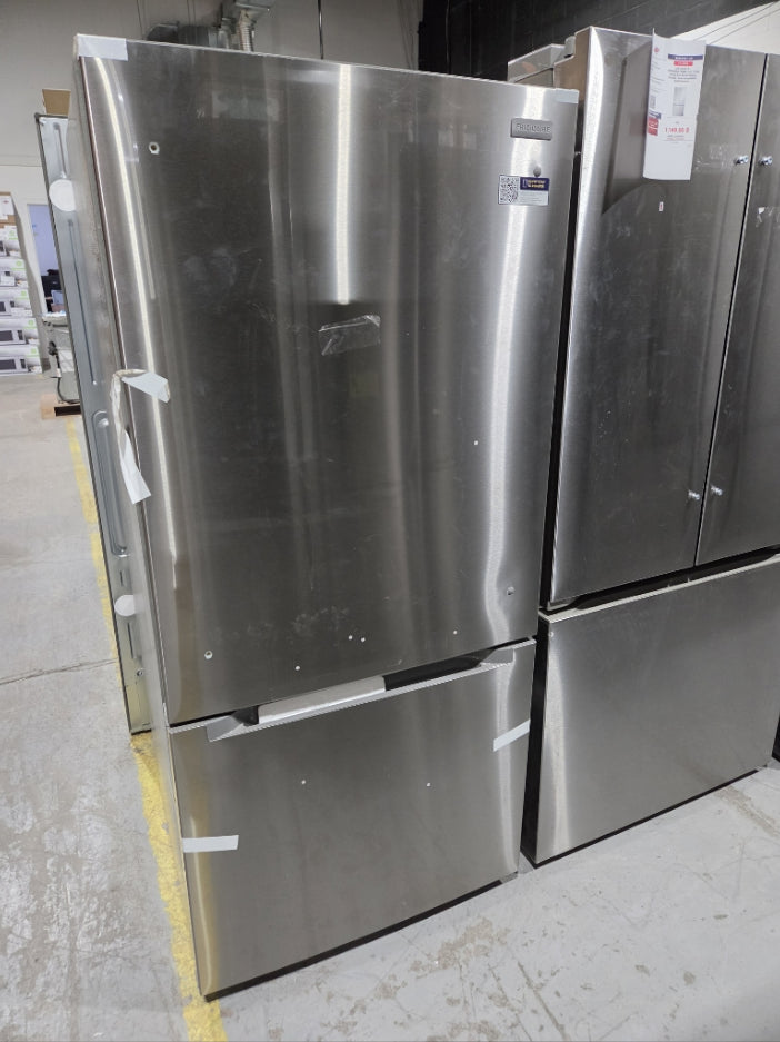 FRBE1925AF - RÉFRIGÉRATEURS - Frigidaire - Congélateur en bas - Acier inoxydable - Boîte Ouverte