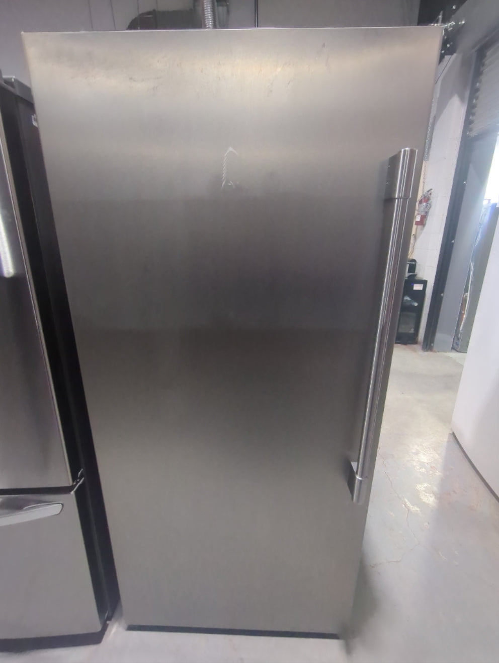 FPFU19F8WF - FREEZERS - Frigidaire Professional - Stainless steel - Open Box - BonPrix Électroménagers