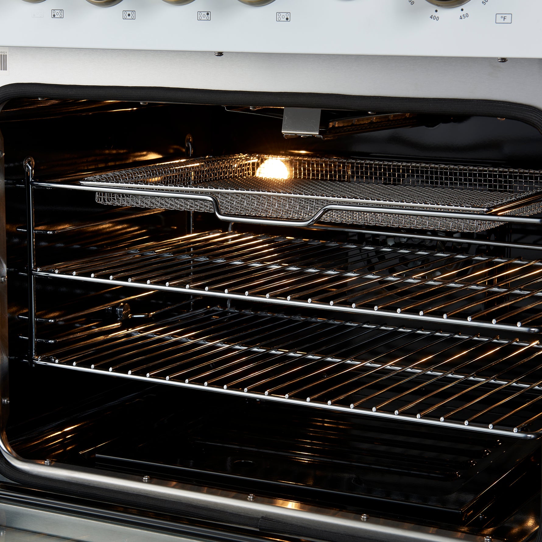 Giovanni 30-inch Gas Range White & Antique Brass Design, 5 Burners 67,000 BTU, 4.32 cu.ft. Convection Oven - BonPrix Électroménagers