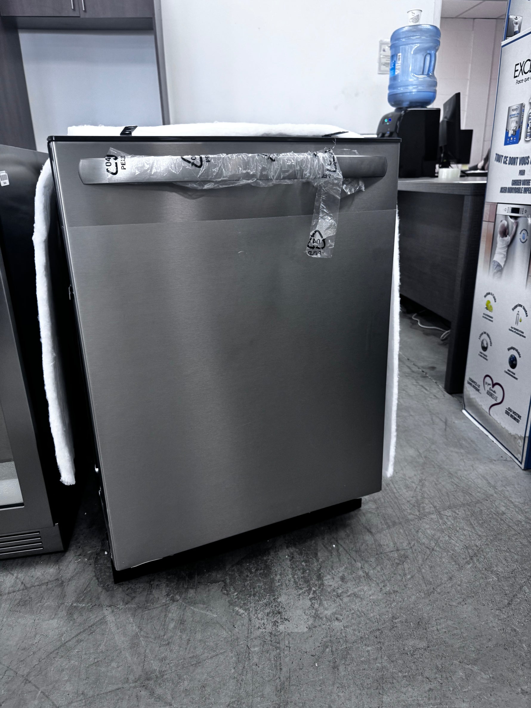 FDPH431LAF - DISHWASHERS - Frigidaire - Top Controls - Stainless Steel - Open Box - BonPrix Électroménagers