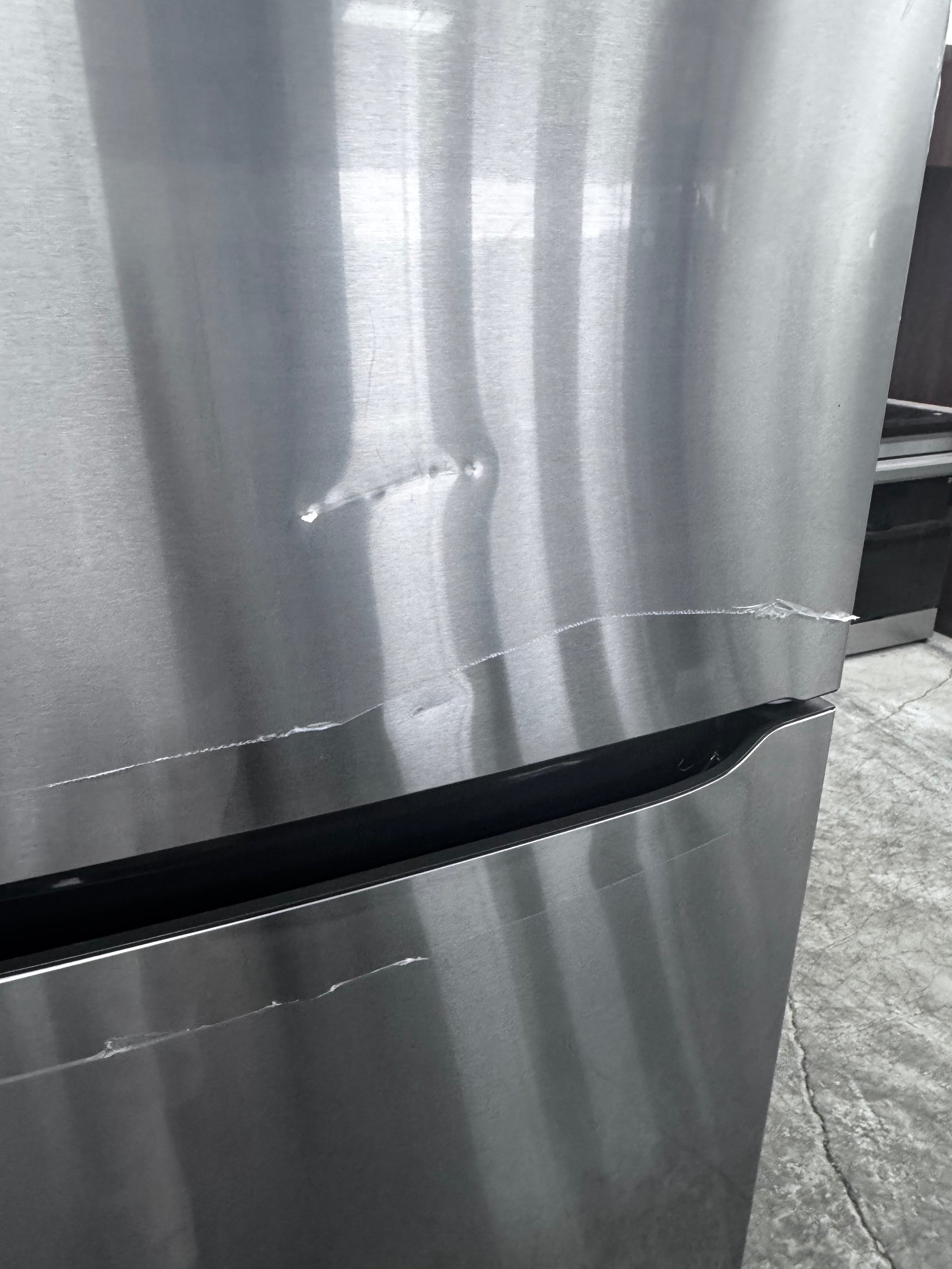FRTE1835AS - REFRIGERATORS - Frigidaire - Top Freezer - Stainless Steel - Open Box - BonPrix Électroménagers