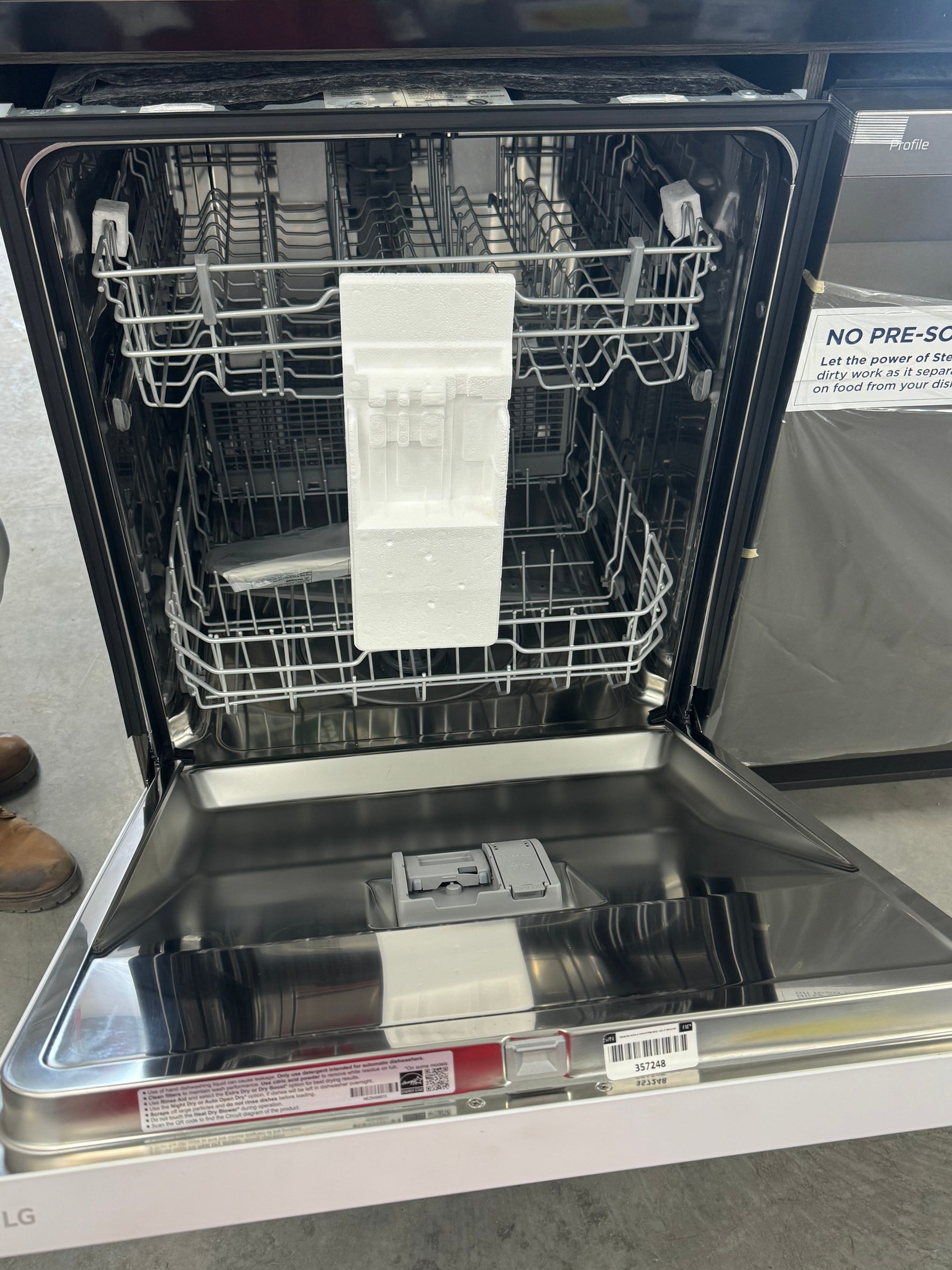 LDFC2423W - DISHWASHERS - LG - Front Controls Single Drawer - White - Open Box - BonPrix Électroménagers