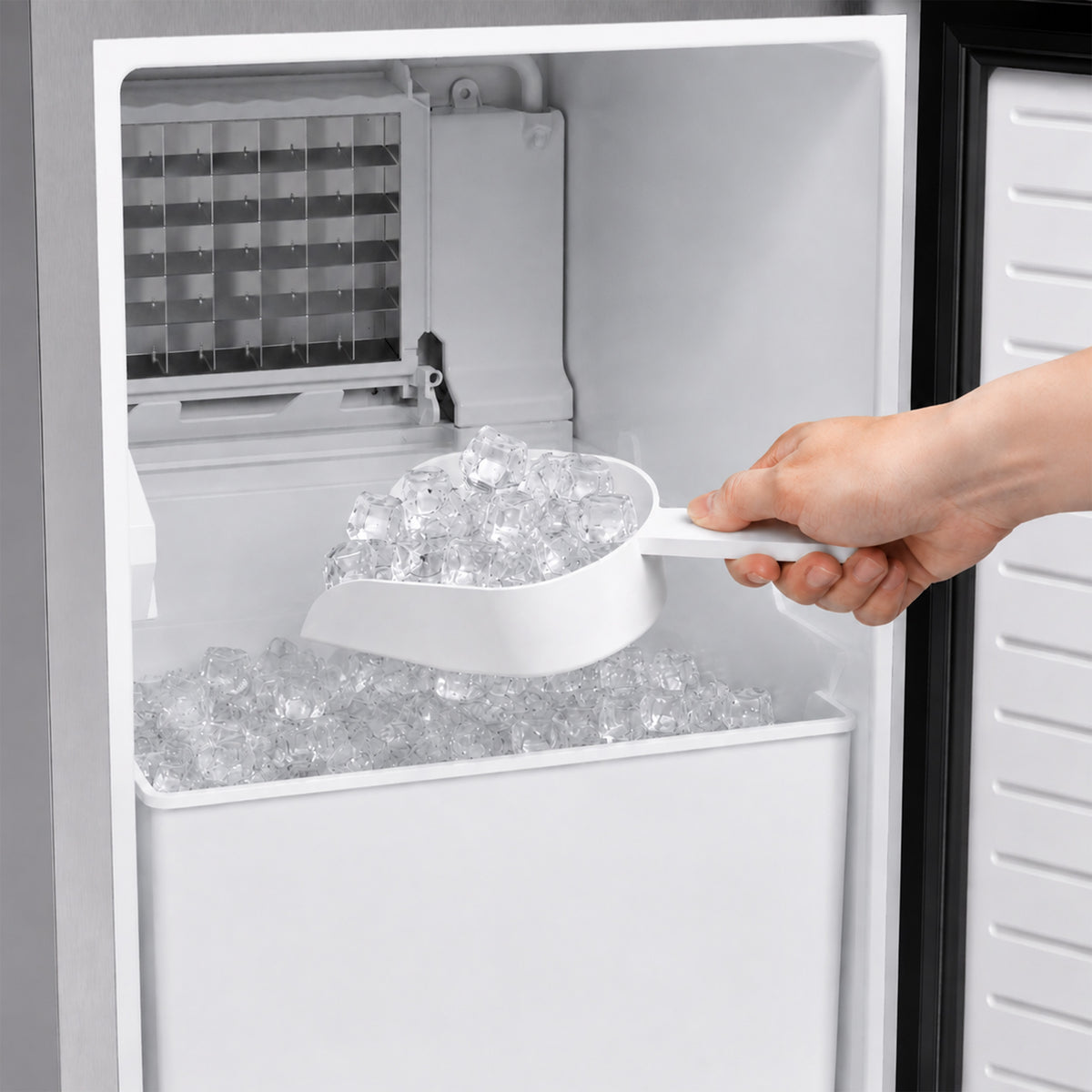 Cristallo 15 Inch Freestanding/Undercounter Ice maker, 79.4 lbs Cubed Ice daily, 12 kg / 26.5 lbs ice bin, Stainless steel