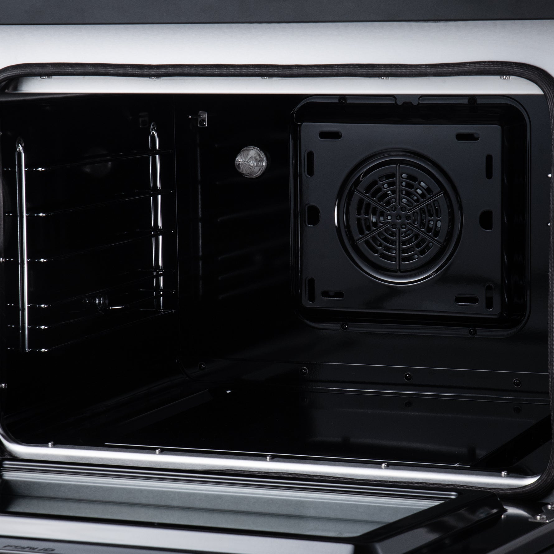 Torino 30 Inch Induction Range, 8,800W cooktop, 4.32 cf. True Convection Oven, Air Fry, Air Sous Vide, Smudge Resistant, Black
