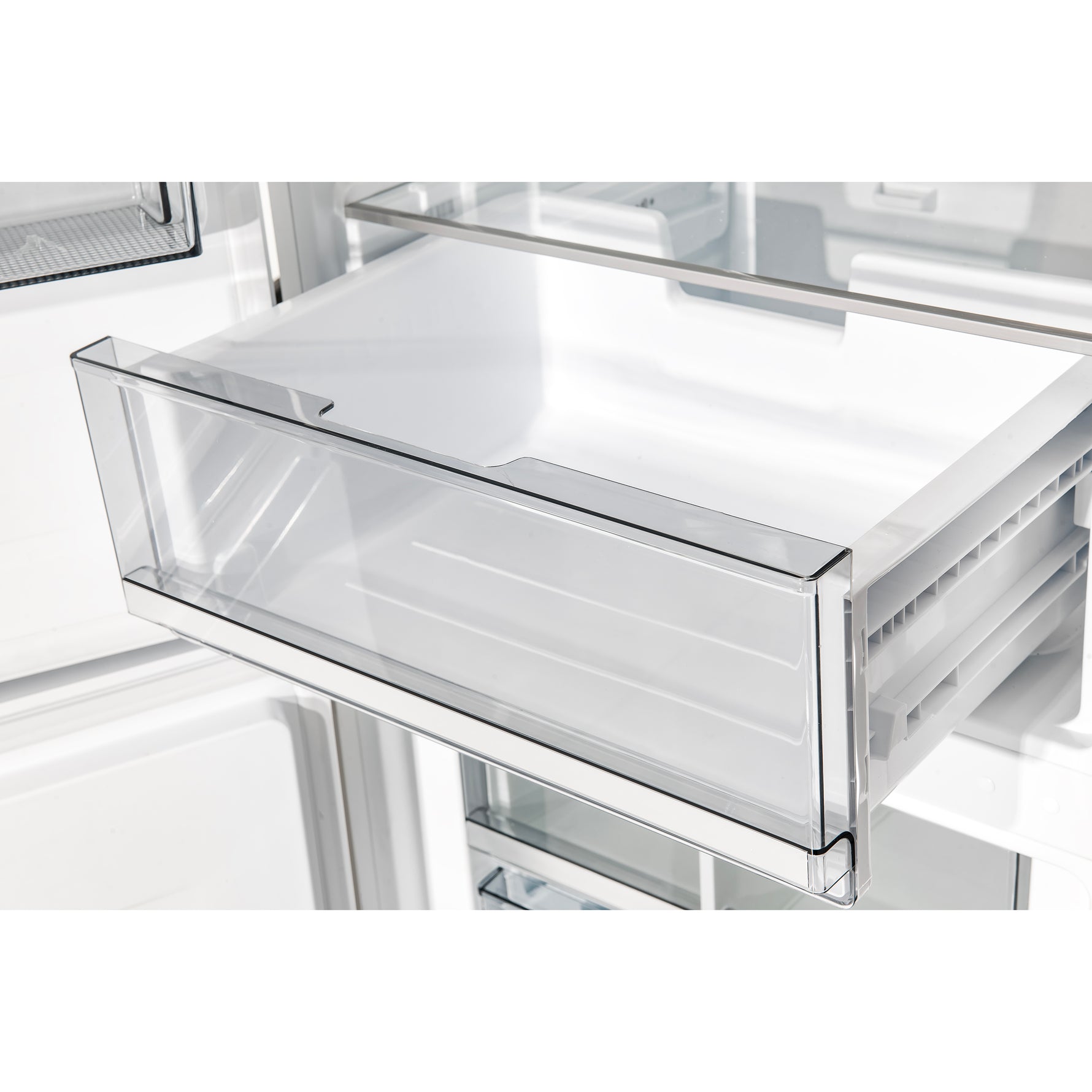 Custodia 24" Bottom Freezer, 10.3 cf., Left Swing, Ice Maker, Total No frost, White, Antique Brass handles