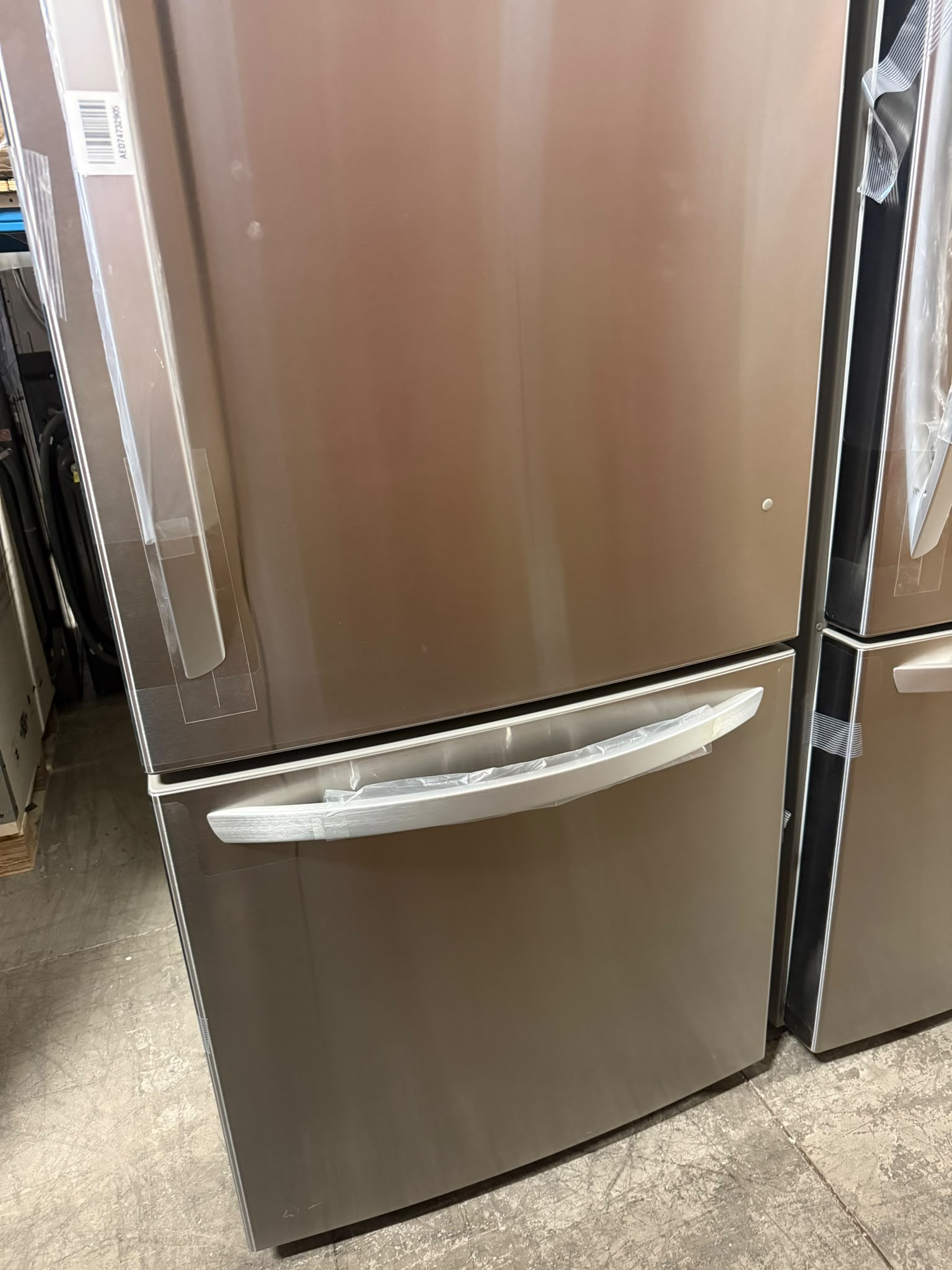 LRDNS2200S - REFRIGERATORS - LG - Bottom Freezer - Stainless Steel - Open Box