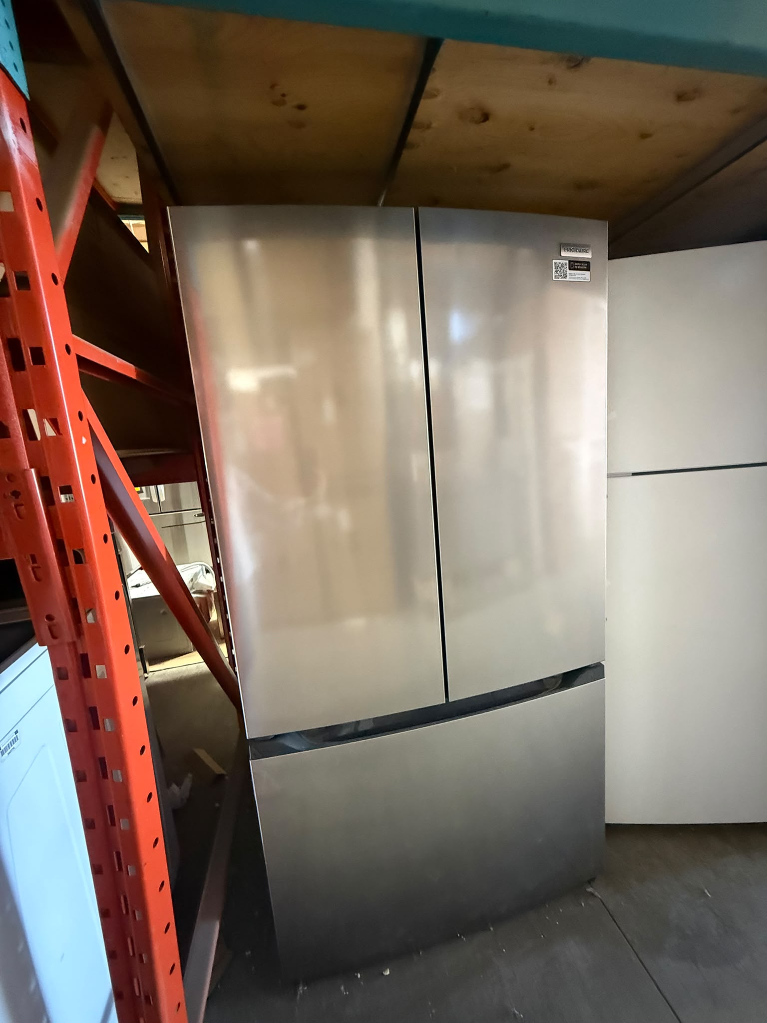 FRFG2011AV - RÉFRIGÉRATEURS - Frigidaire - Trois portes avec porte à deux battants - Acier inoxydable - Boîte Ouverte