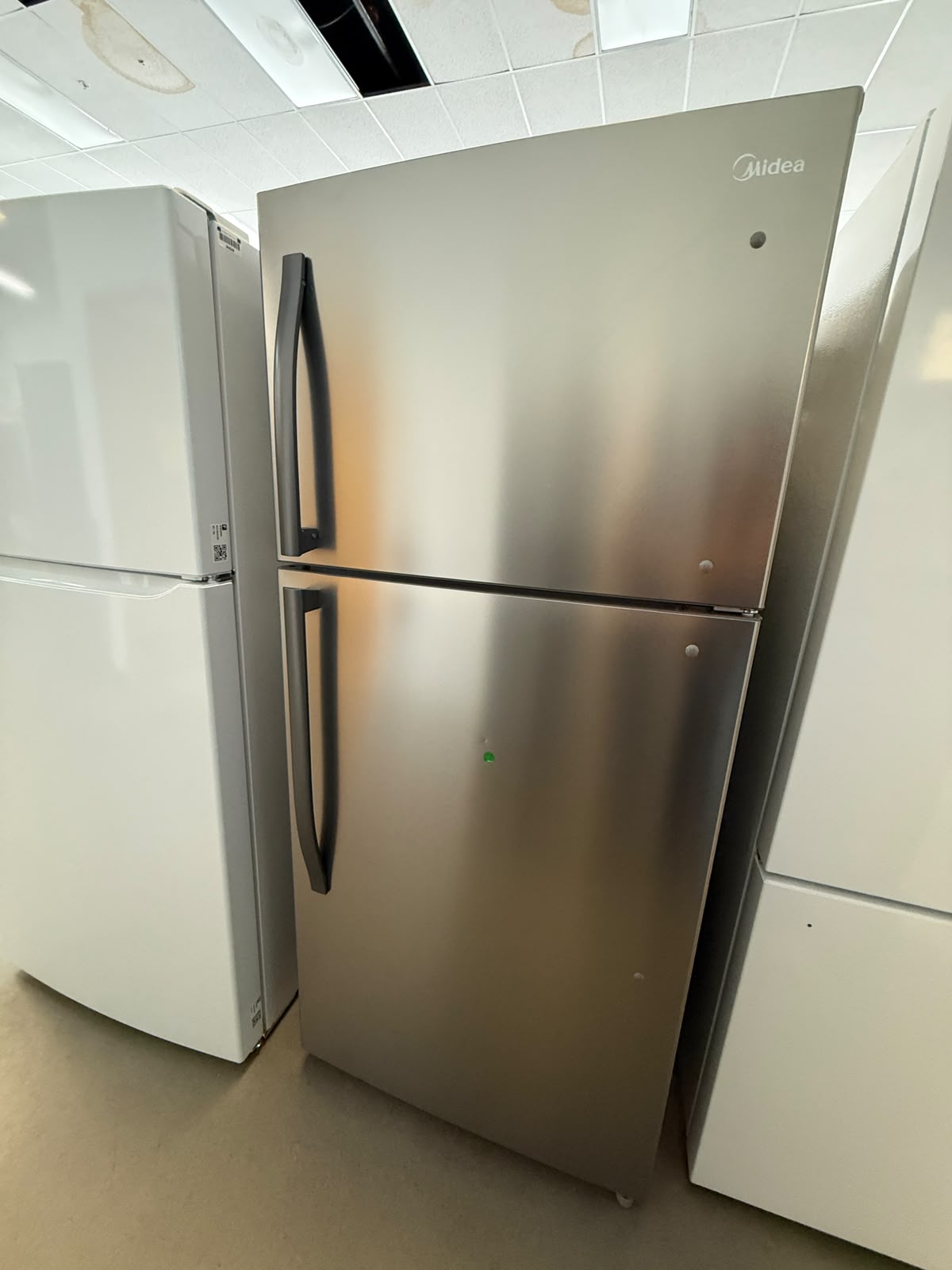 MRT18B2ASL - REFRIGERATORS - Midea - Top Freezer - Stainless Steel - Open Box