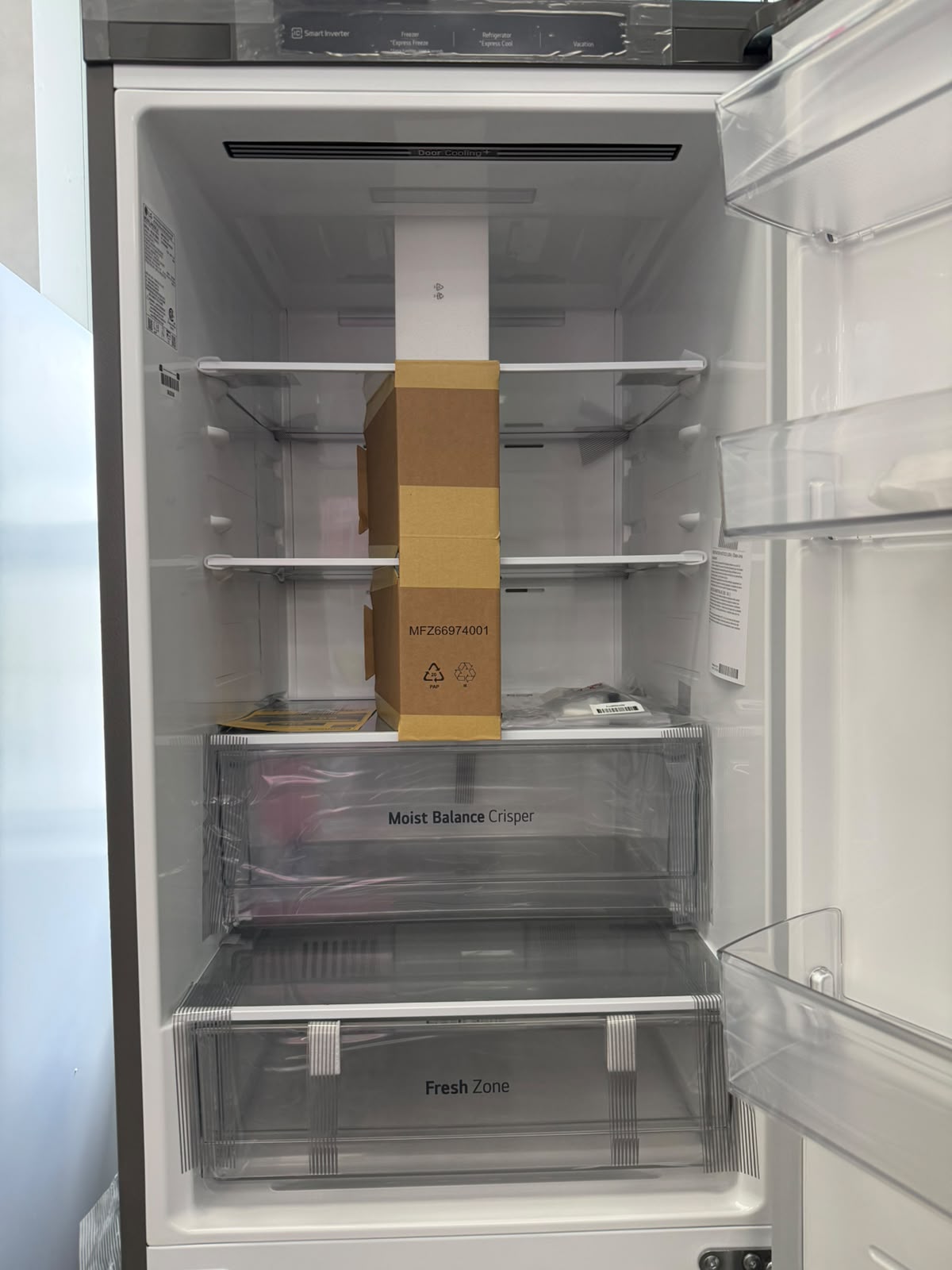 LBNC12231V - REFRIGERATORS - LG - Bottom Freezer - Silver - Open Box
