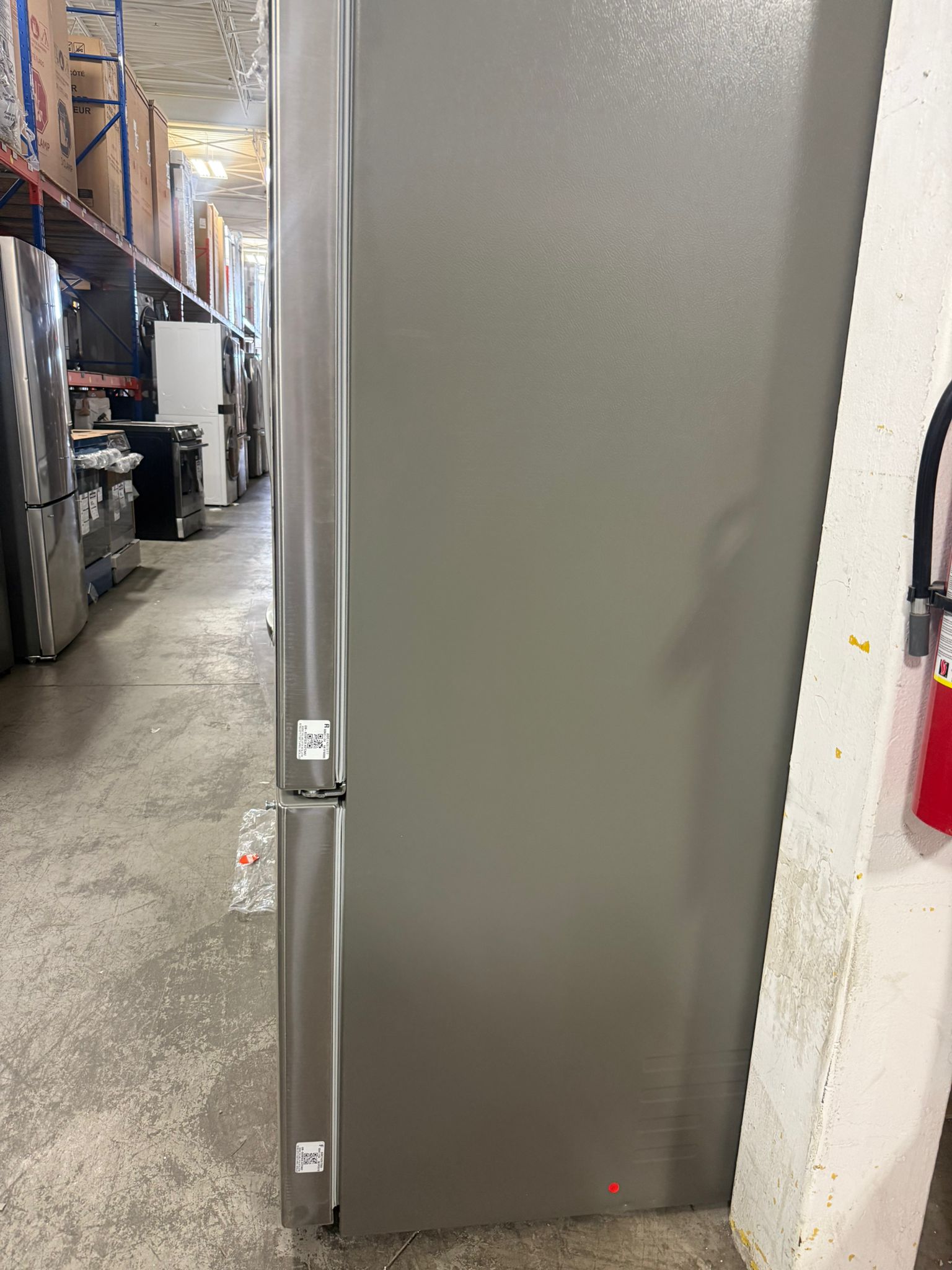 LRDNS2200S - REFRIGERATORS - LG - Bottom Freezer - Stainless Steel - Open Box