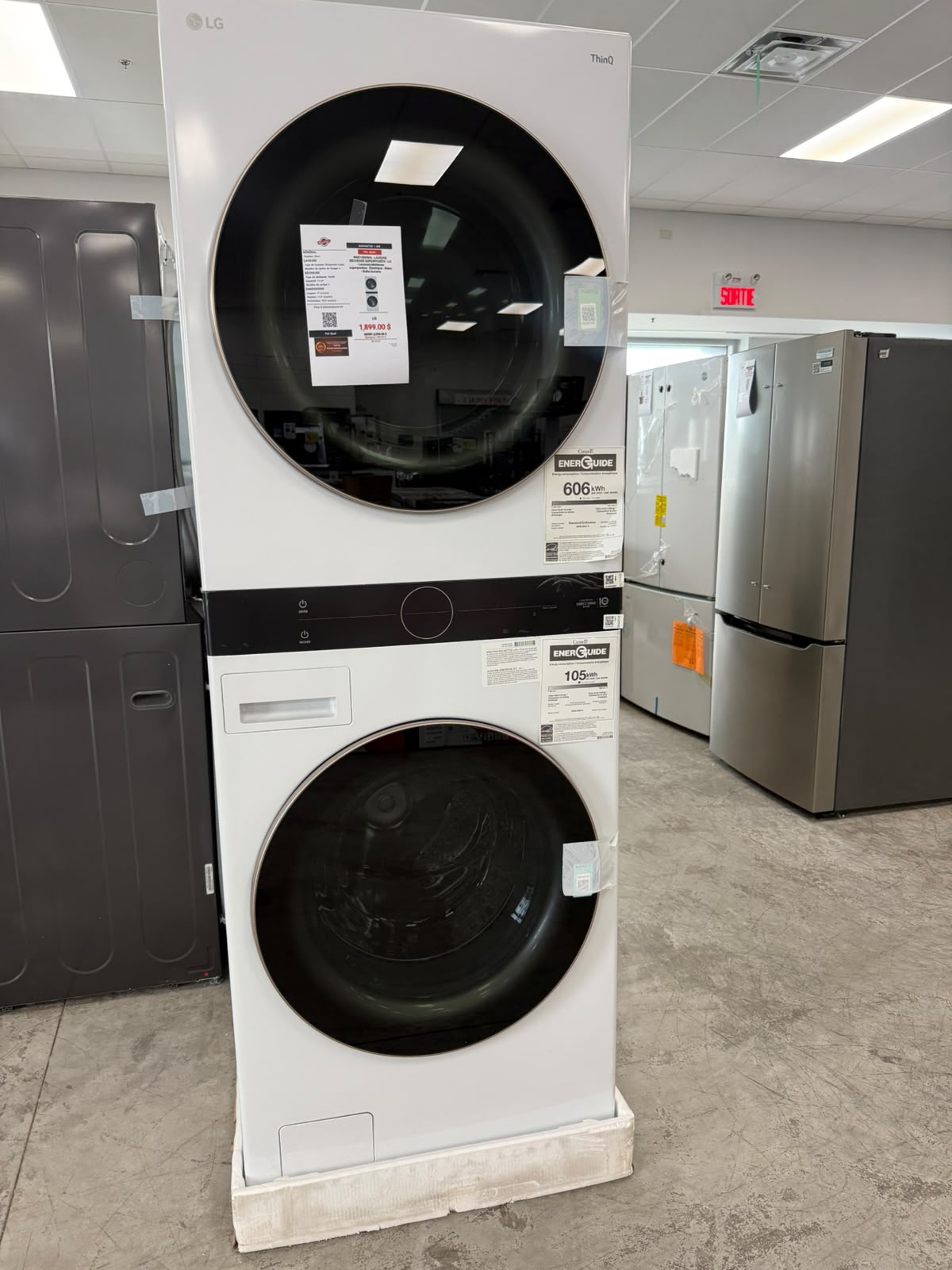 WKE100HWA - LAUNDRY CENTERS - LG - Stacked Washer/Dryer - Electric - White - Open Box
