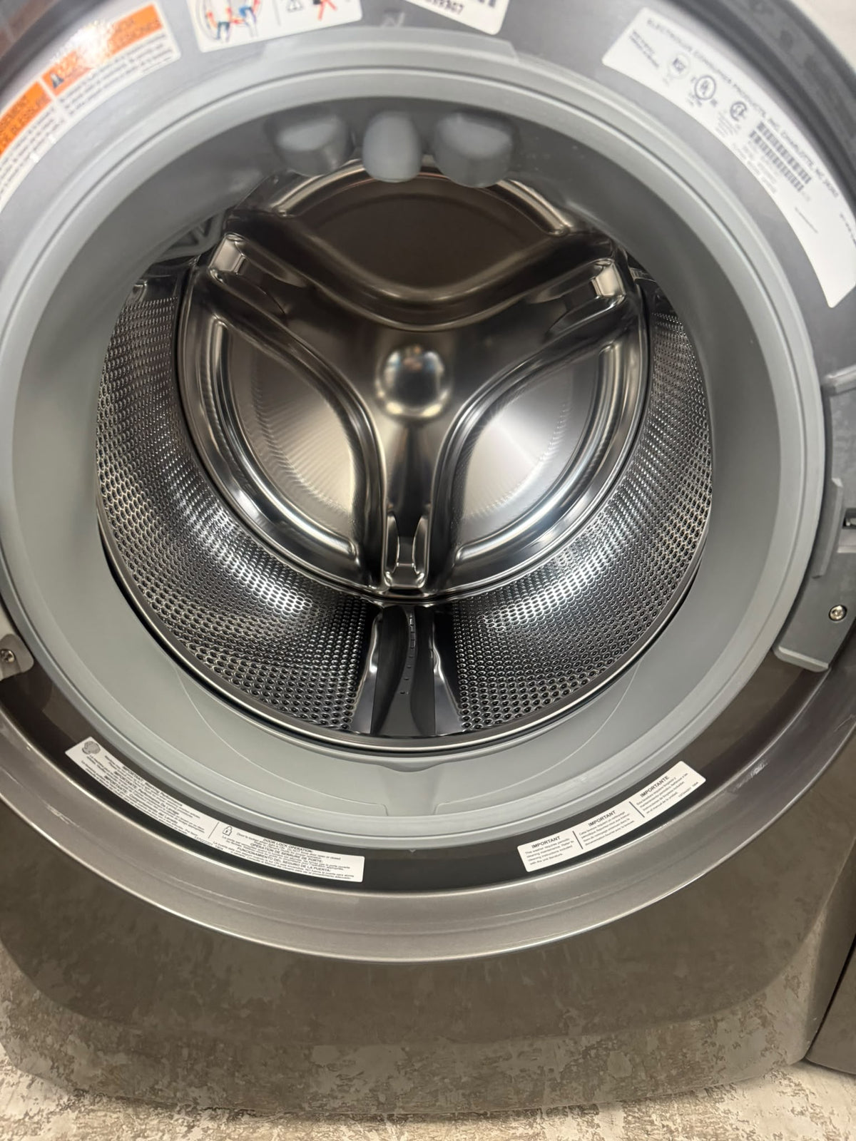 ELFW7637AT - WASHERS - Electrolux - Front Loading - Titanium - Open Box