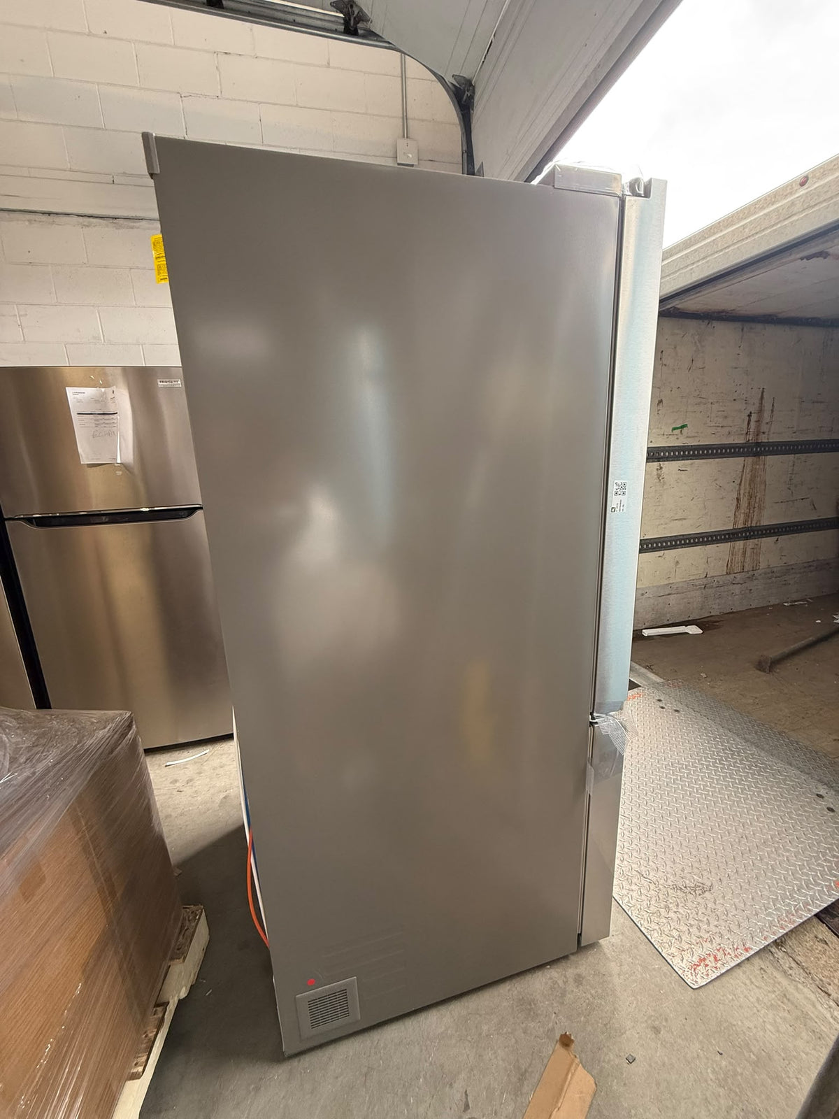 LF25H6330S - REFRIGERATORS - LG - French 3-Door - Stainless Steel - Open Box