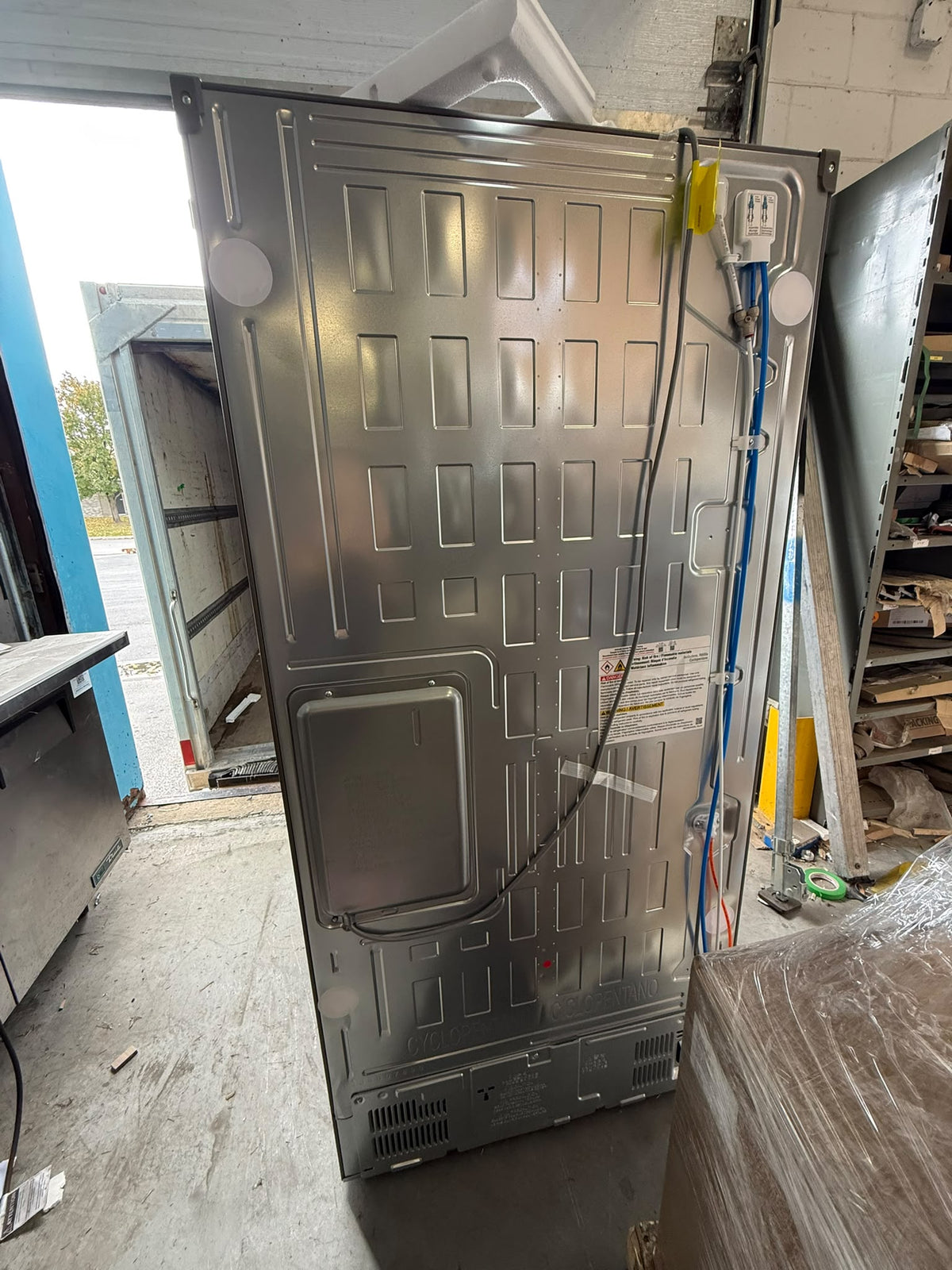LF25H6330S - REFRIGERATORS - LG - French 3-Door - Stainless Steel - Open Box