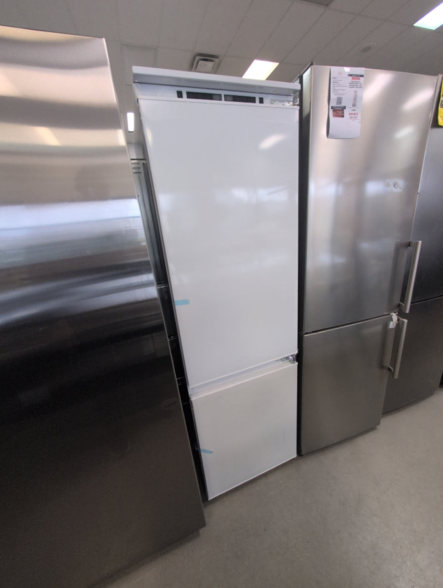 FM1BM22FBI - REFRIGERATORS - Fulgor Milano - Bottom Freezer - Panel Ready - Open Box - BonPrix Électroménagers