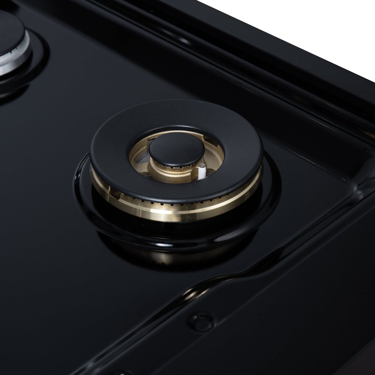 Ambassador 36" Gas Cooktop in Black, 6 Sealed burners, 71,000 BTU Output, 1 Antique Brass Dual-Ring Burner, Continuous Cast Iron Grates - BonPrix Électroménagers