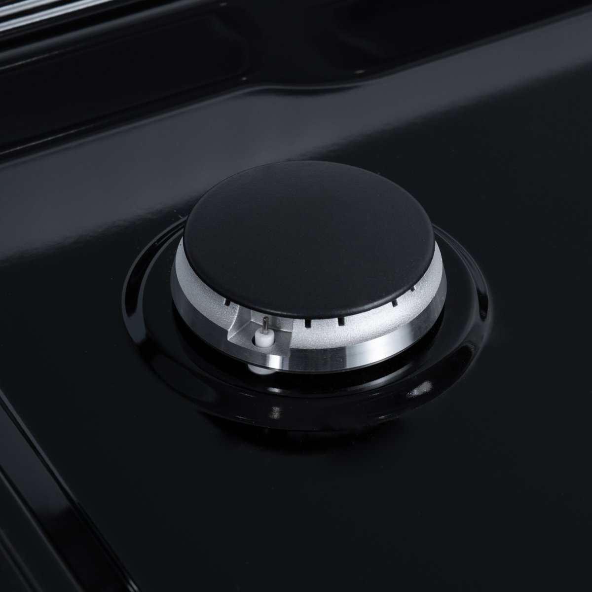 Ambassador 48" Gas Cooktop in White, 8 Sealed burners, 94,000 BUT Output, 2 Antique Brass Dual-Ring Burners, Continuous Cast Iron Grates - BonPrix Électroménagers