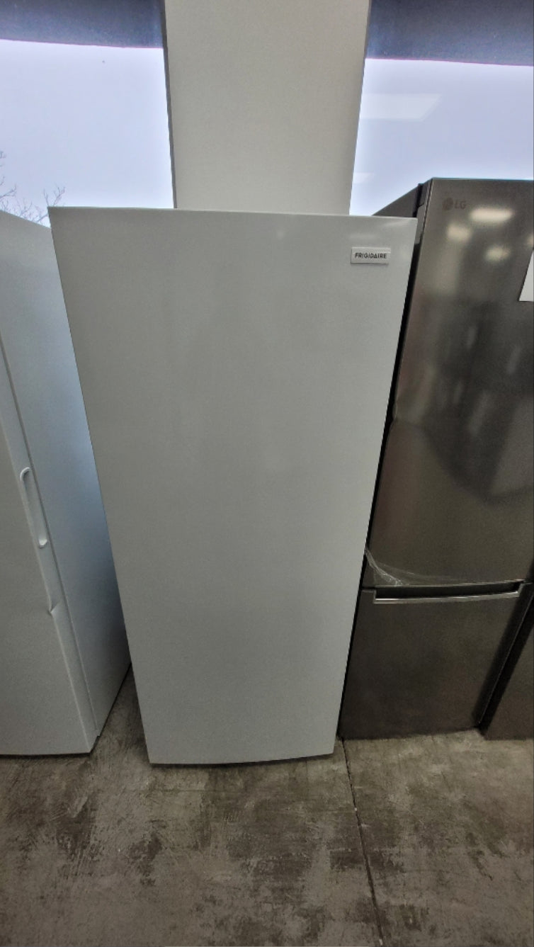 FFFU18F2VW - FREEZERS - Frigidaire - White - Open Box - BonPrix Électroménagers