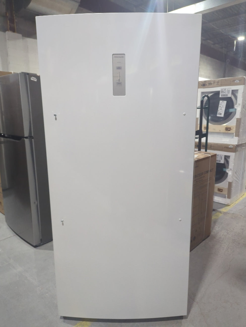FRAE2024AW - REFRIGERATORS - Frigidaire - All Refrigerator - White - Open Box - BonPrix Électroménagers