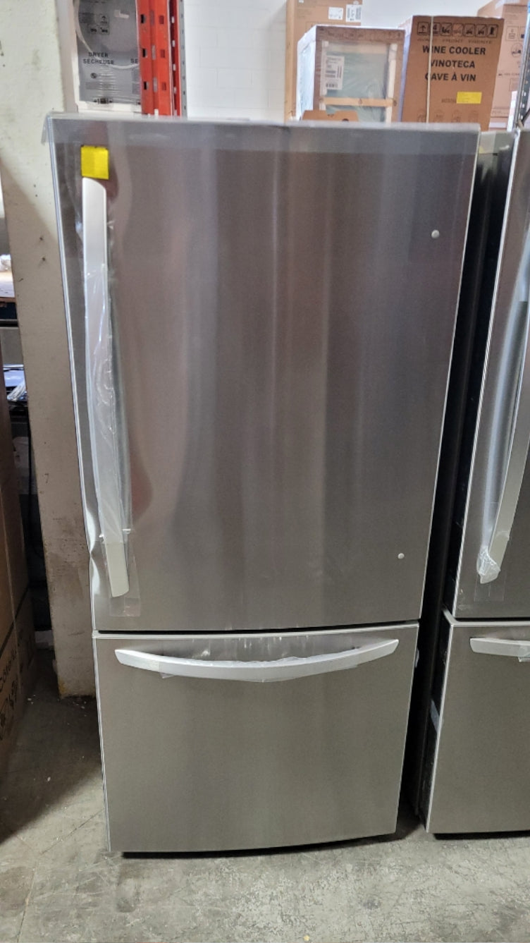 LRDNS2200S - REFRIGERATORS - LG - Bottom Freezer - Stainless Steel - Open Box