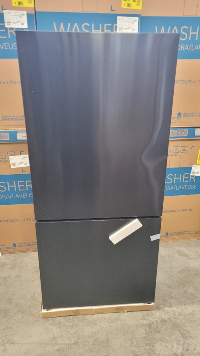 FFFFD1785 - 31BK - REFRIGERATORS - Forno - Bottom Freezer - Black Stainless - Open Box - BonPrix Électroménagers