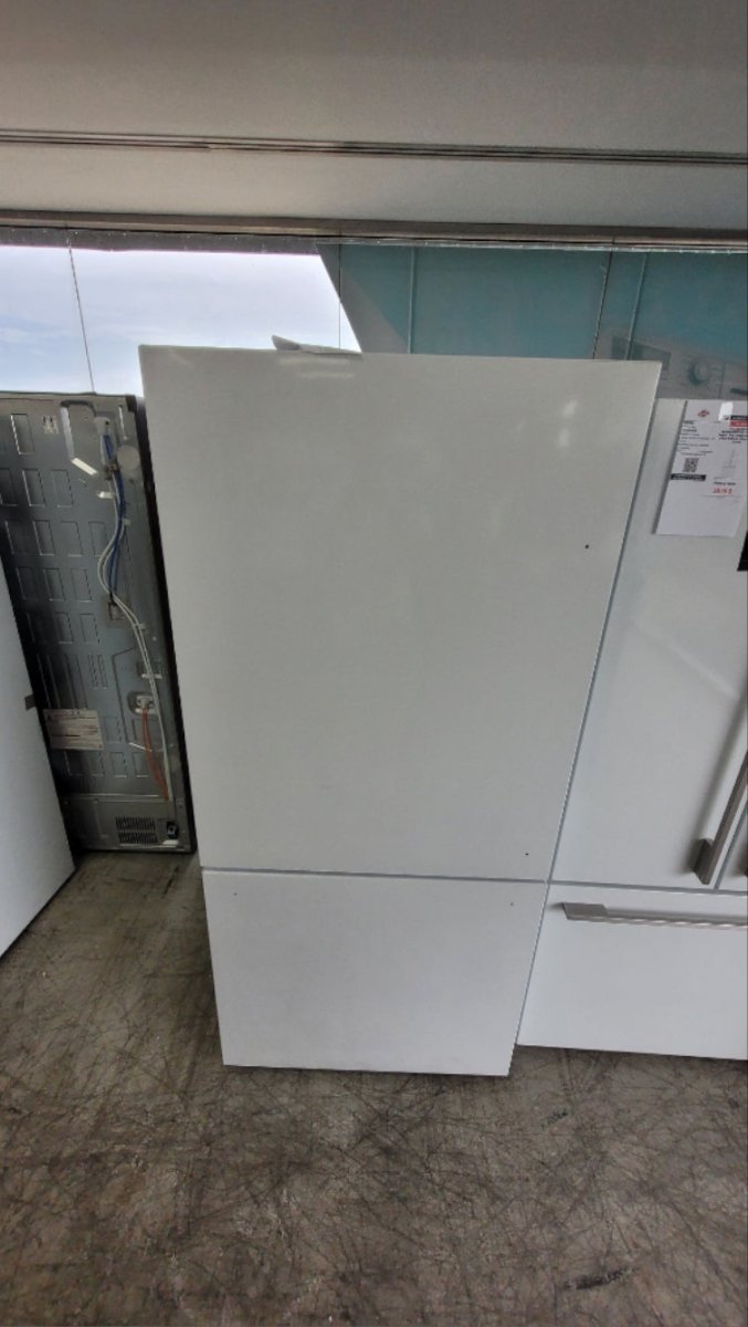 FFFFD1786 - 31WHT - REFRIGERATORS - Forno - Bottom Mount - White - Open Box - BonPrix Électroménagers