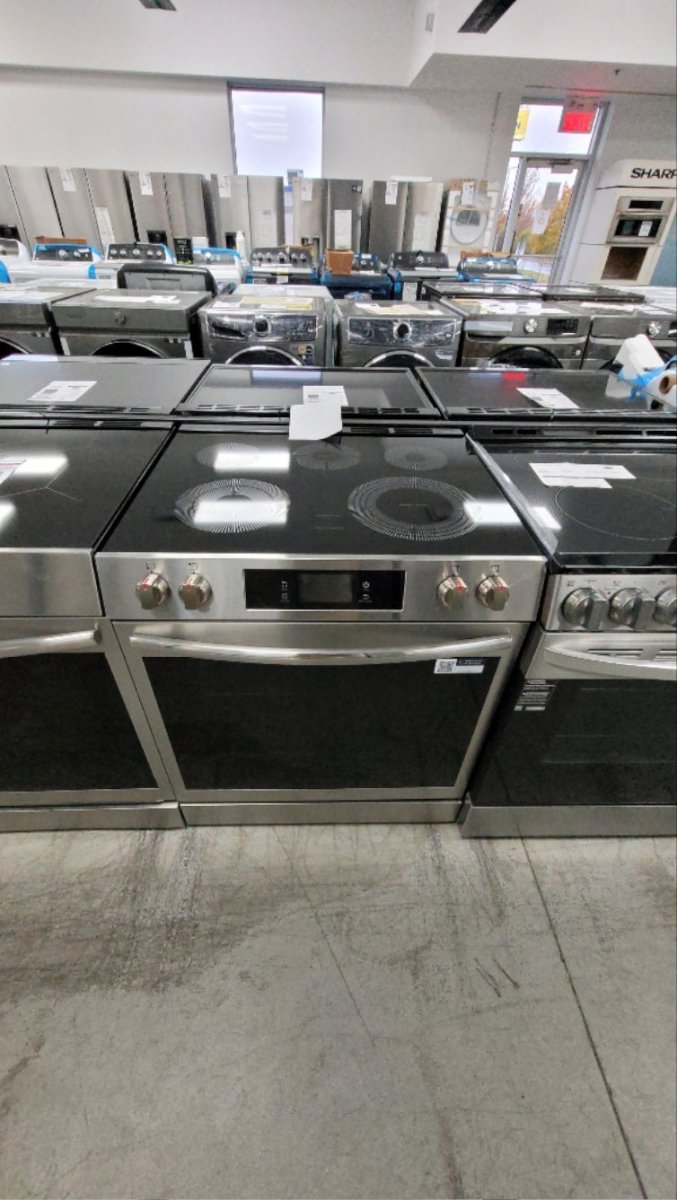 GCFE307CBF - RANGES - Frigidaire - Electric - Stainless Steel - Open Box - BonPrix Électroménagers