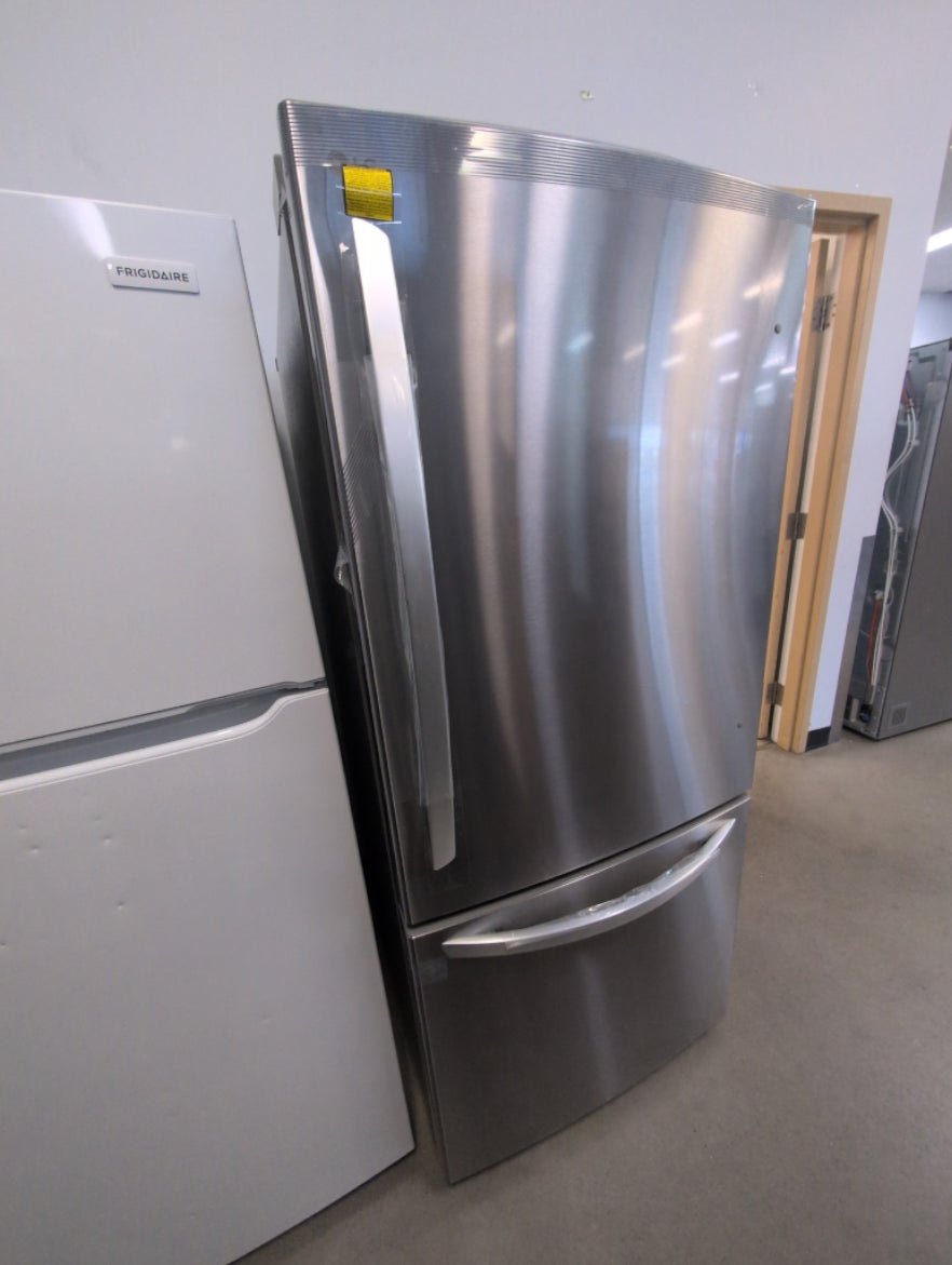 LRDNS2200S - REFRIGERATORS - LG - Bottom Freezer - Stainless Steel - Open Box - BonPrix Électroménagers