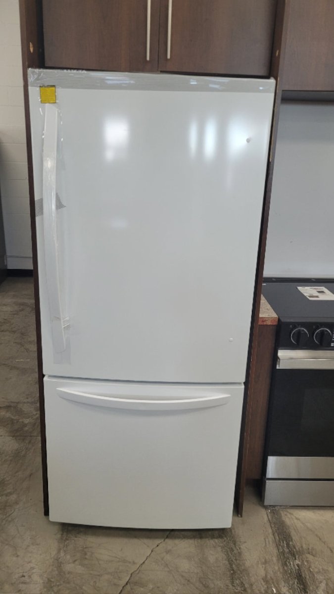 LRDNS2200W - REFRIGERATORS - LG - Bottom Freezer - White - Open Box - BonPrix Électroménagers