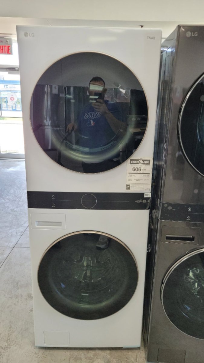 WKE100HWA - LAUNDRY CENTERS - LG - Stacked Washer/Dryer - Electric - White - Open Box - BonPrix Électroménagers