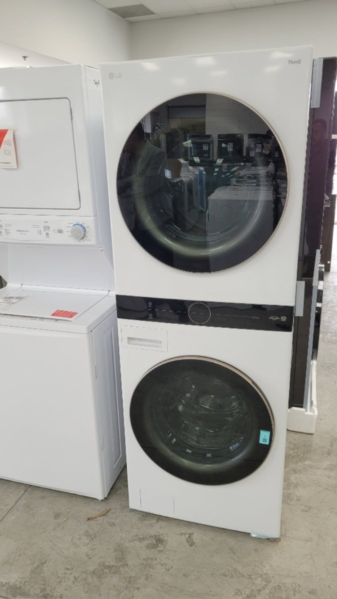 WKE100HWA - LAUNDRY CENTERS - LG - Stacked Washer/Dryer - Electric - White - Open Box - BonPrix Électroménagers