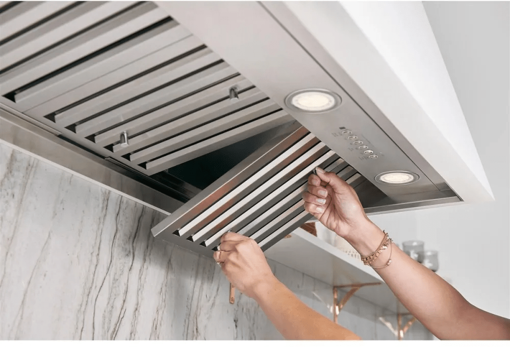 UVC9300SLSS - VENTILATION - GE - Hood Inserts - Stainless Steel - Open Box - BonPrix Électroménagers